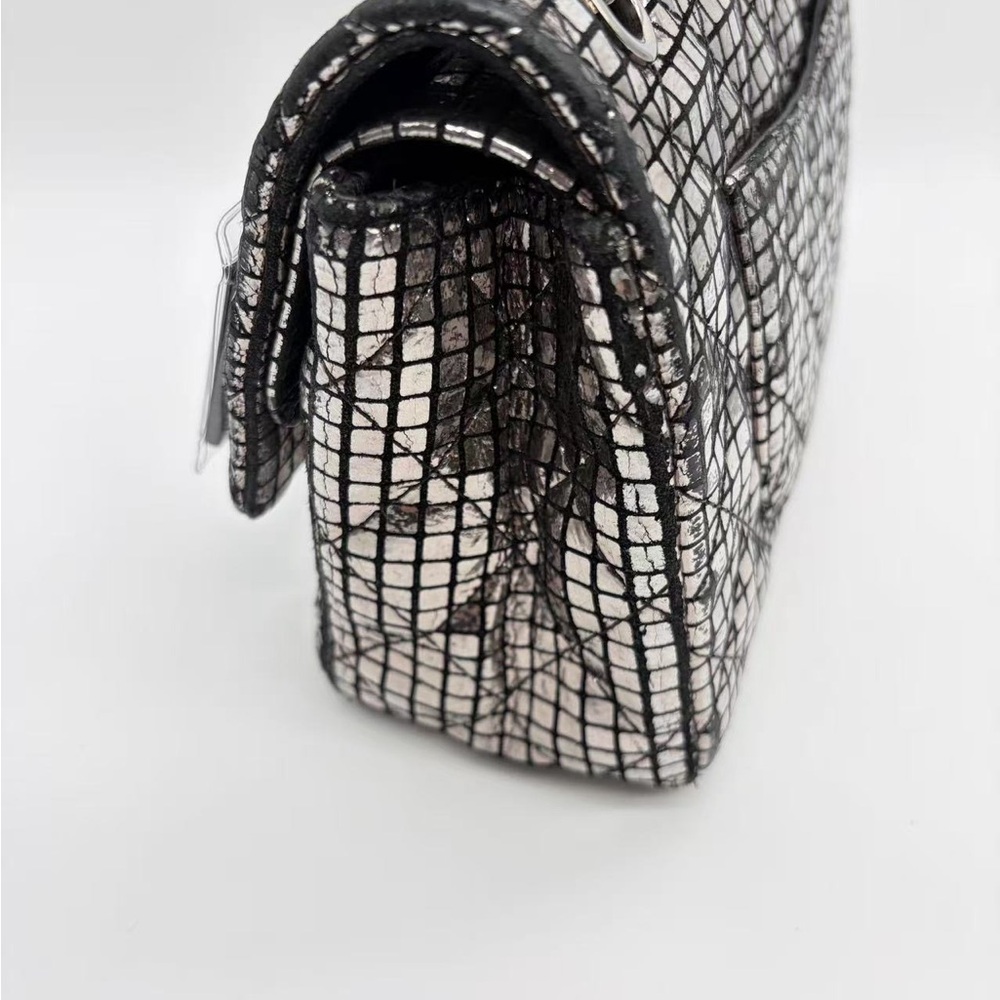 Chanel Mirror Reissue 2.55 Flap Bag in silver - Picture 9 of 11